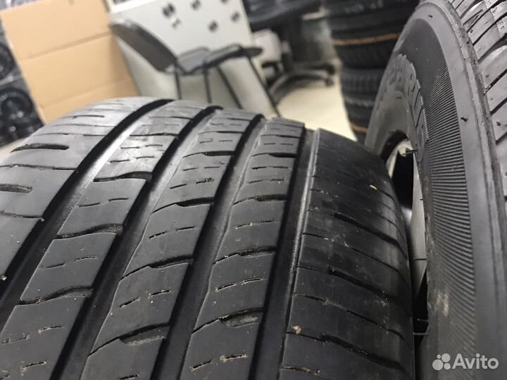 Roadstone N'Fera RU5 235/55 R18