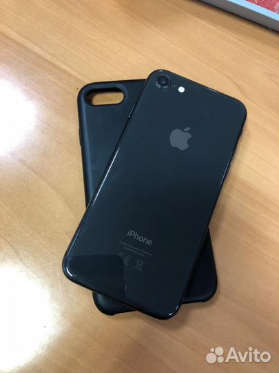 iPhone 8, 64 ГБ