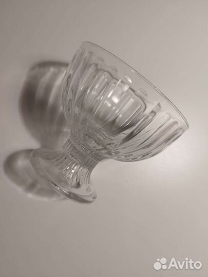 Креманка на ножке (новая)