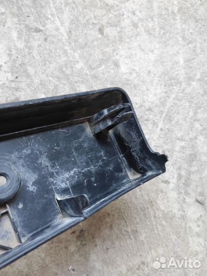 Подиум номерного знака передний Chevrolet Trailbla