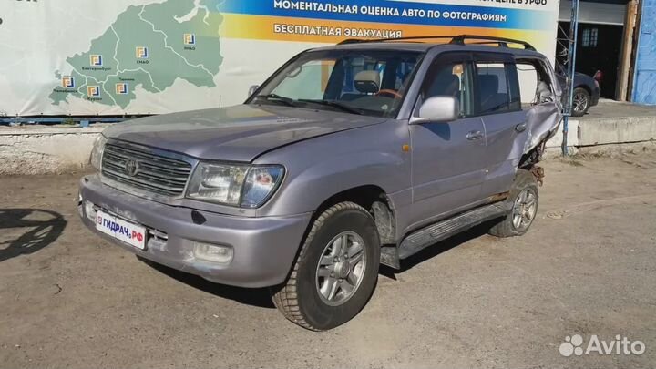 Фара противотуманная левая Toyota Land Cruiser (J100) 81220-60031