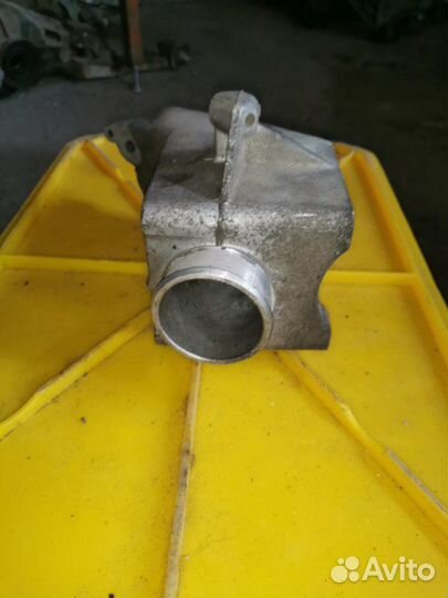 Кронштейн двигателя Mercedes Viano W639 OM 646