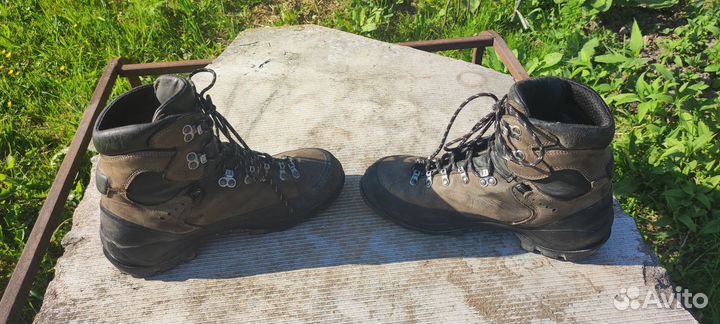 Трекинговые ботинки lomer