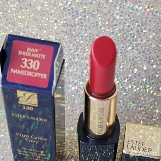 Помада Estée lauder 330
