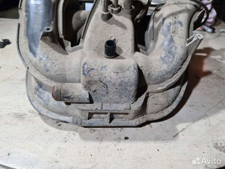 Коллектор впускной Ford Focus 1 1.8