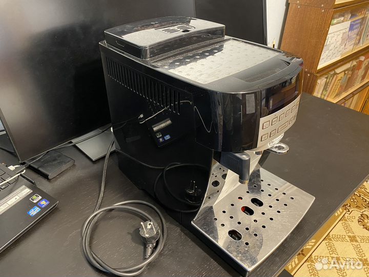 Кофемашина DeLonghi ecam 22.360.B