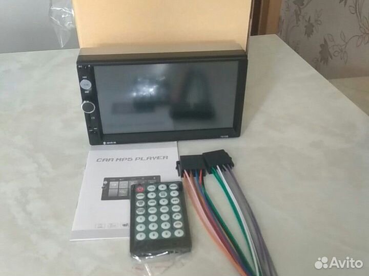 2 DIN магнитола 7010B новая
