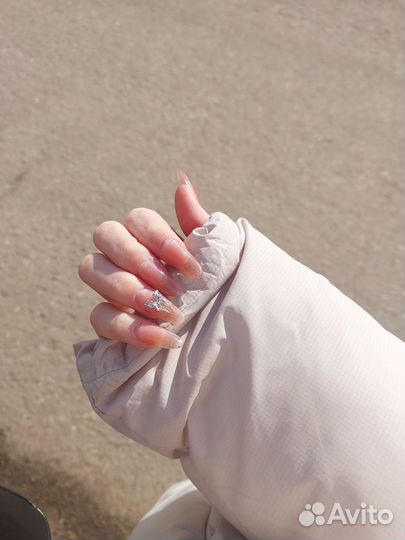 Модель на маникюр