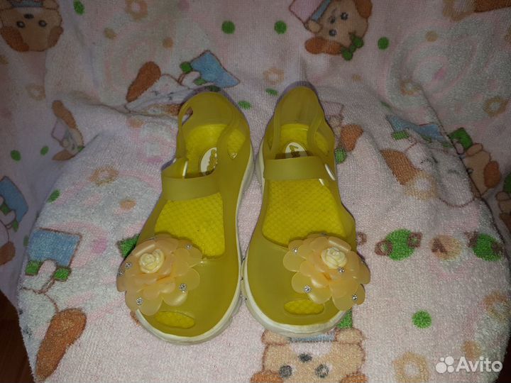 Сандалии из силикона