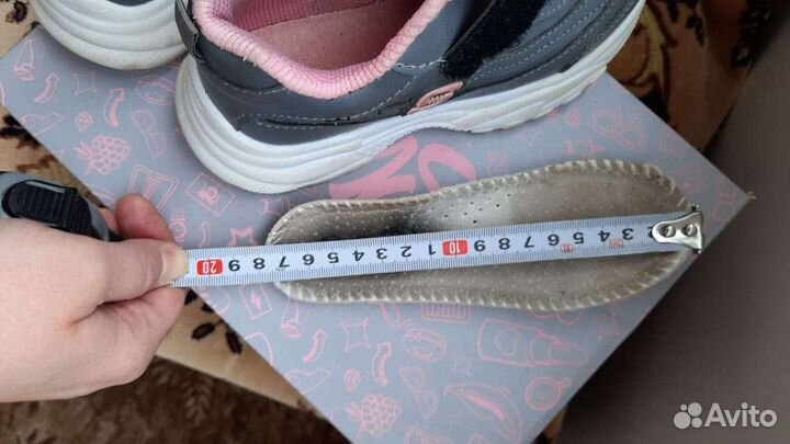 Кроссовки для девочки