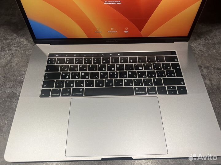 Macbook pro 15 2018 i7 16gb 256gb