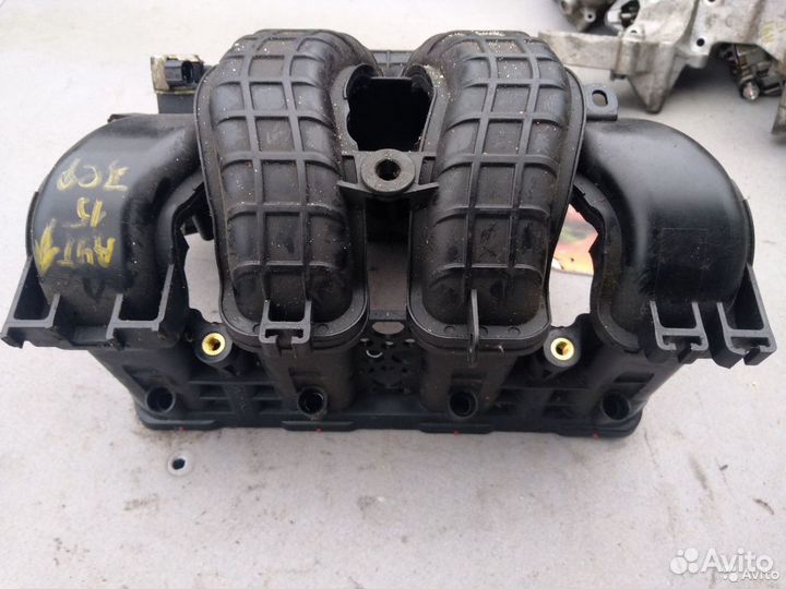 Впускной коллектор Mitsubishi Outlander 3