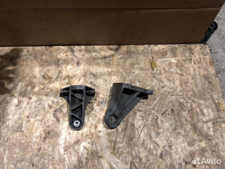 Кронштейн двигателя левый правый jaguar xf xj дизе
