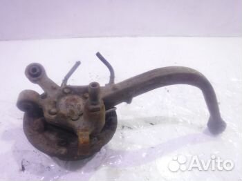 Кулак задний правый