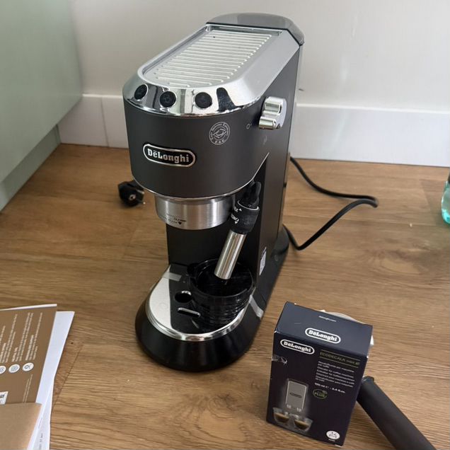 Кофеварка рожковая delonghi ec 685