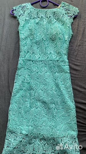 Кружевное платье со шлейфом бирюзовое