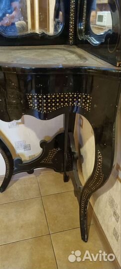 Старинная антикварная мебель