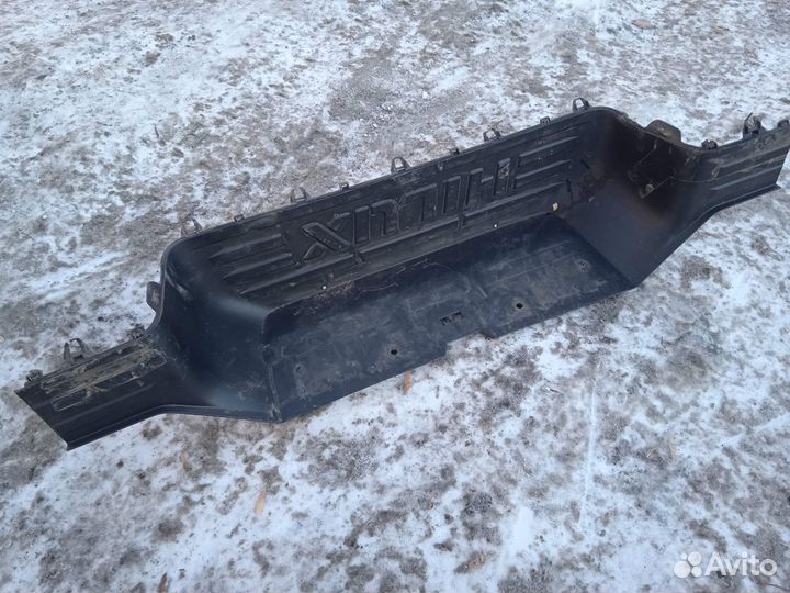 Накладка бампера toyota hilux 16