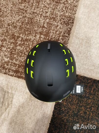 Горнолыжный шлем