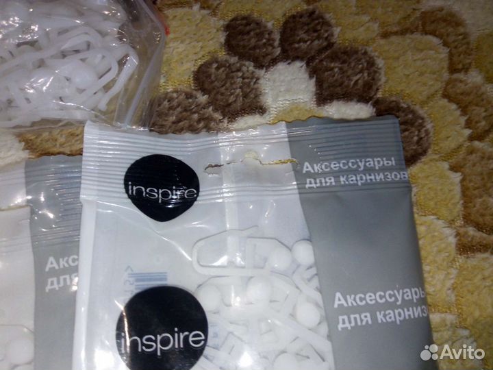 Новые крючки для потолочного карниза