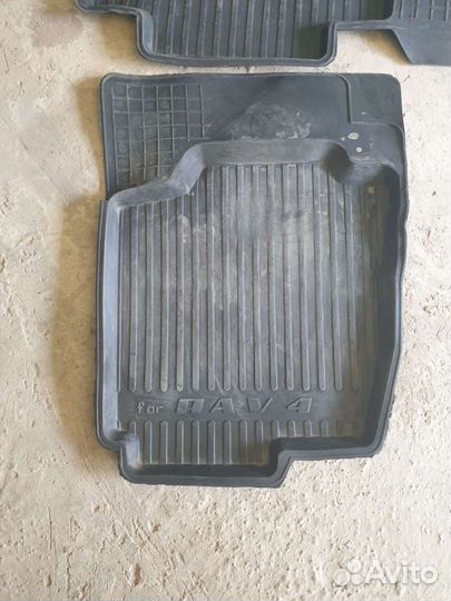 Продам коврики резиновые, оригинал Toyota Rav 4