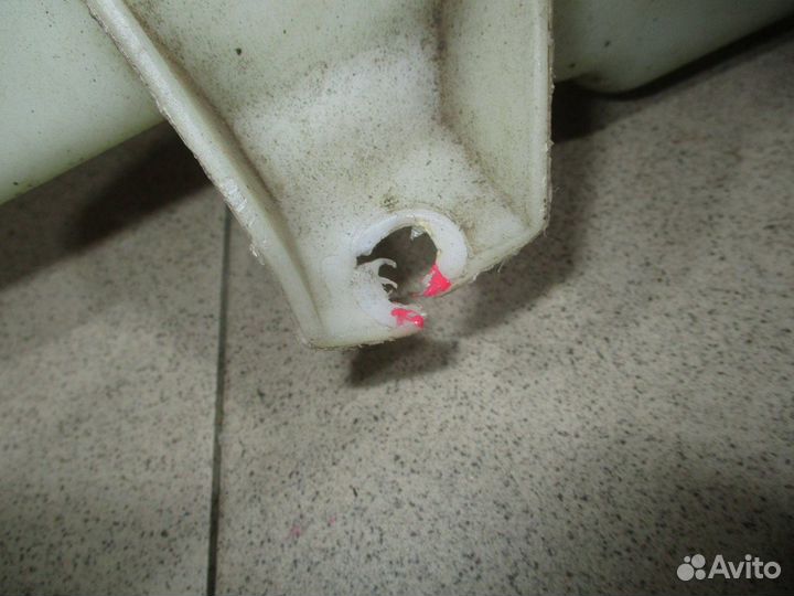 Бачок омывателя Mitsubishi Galant 9