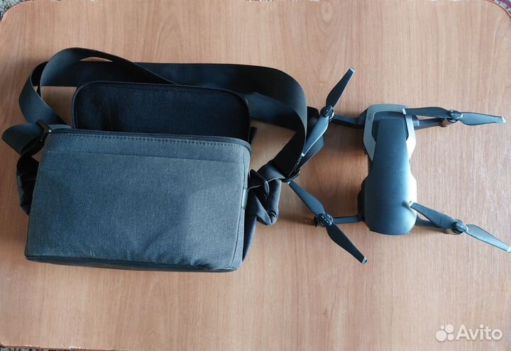 Квадрокоптер DJI Mavic Air с камерой