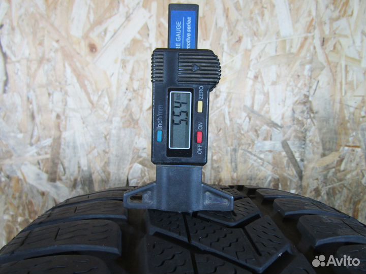 Pirelli Winter Sottozero 3 235/35 R19