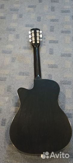 Акустическая гитара