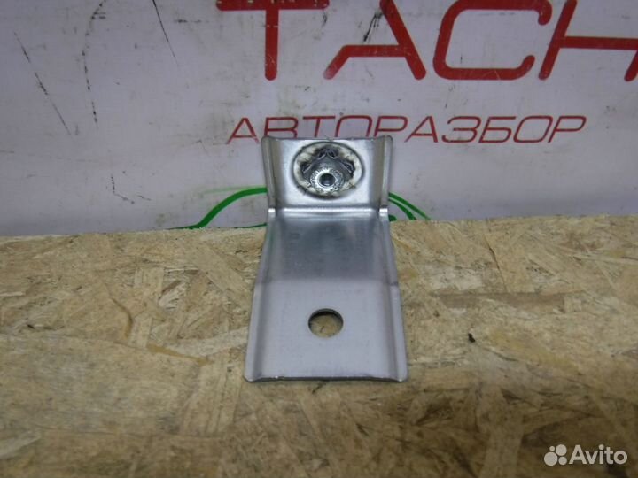 Защитный брус VAG