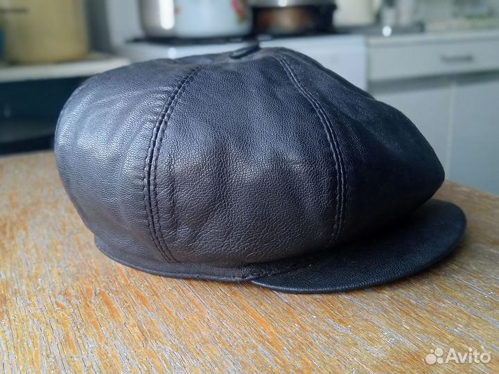 Кепка кожаная теплая с ушками
