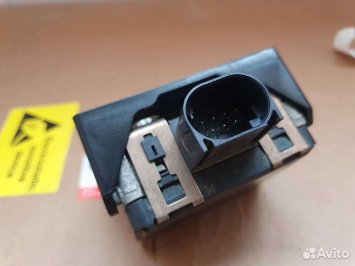 Радар круиз-контроля Range Rover Velar L560