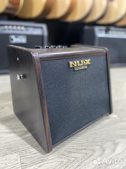 Nux ac-25 акустический усилитель с драм-машиной