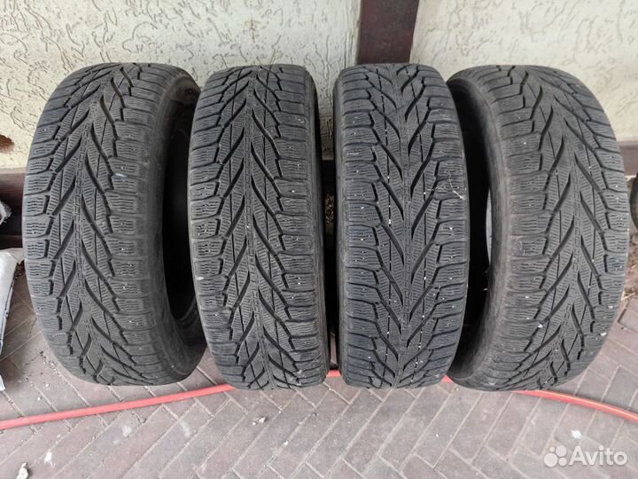 Nokian Tyres Hakkapeliitta R2 SUV 235/65 R18 110