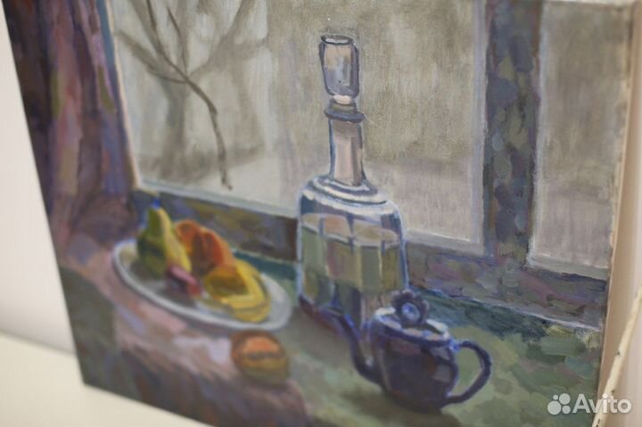 Картина маслом натюрморт на подоконнике с графином