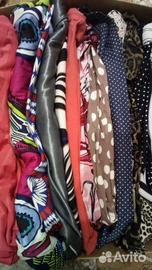 Одежда женская в ассортименте