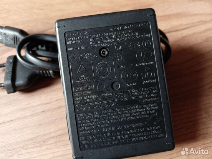 Зарядное устройство фотоаппарата Sony BC-CS3