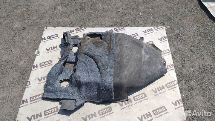 Ковер пола пассажирский Ford Kuga 1