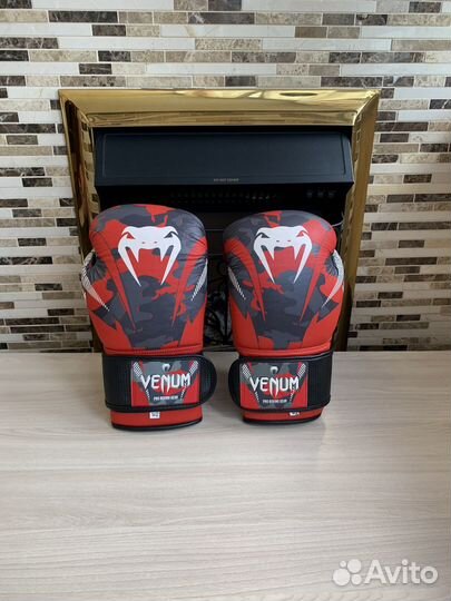 Боксерские перчатки venum 14 oz