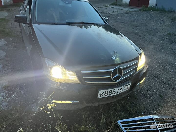 Решетка на мерс w204