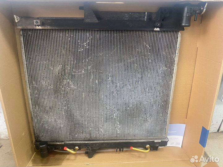 Радиатор 1350A927 АКПП