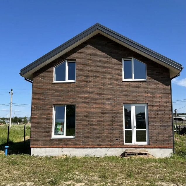 Дом 170 м² на участке 6 сот.