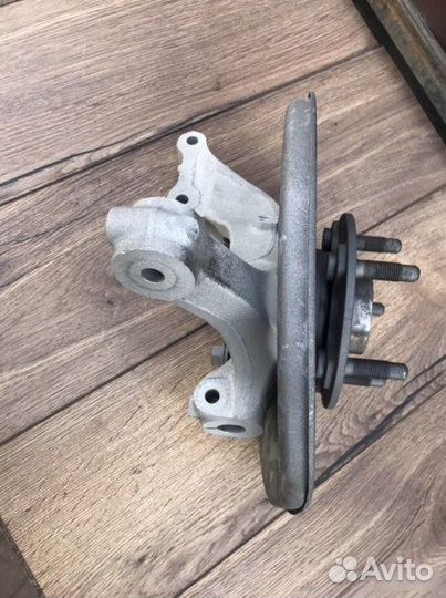 Цапфа кулак передняя правая Opel Insignia