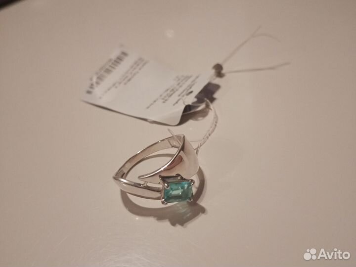 Кольцо серебро 925 проба с топазом 19,5