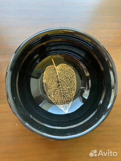 Пиала с золотым листом