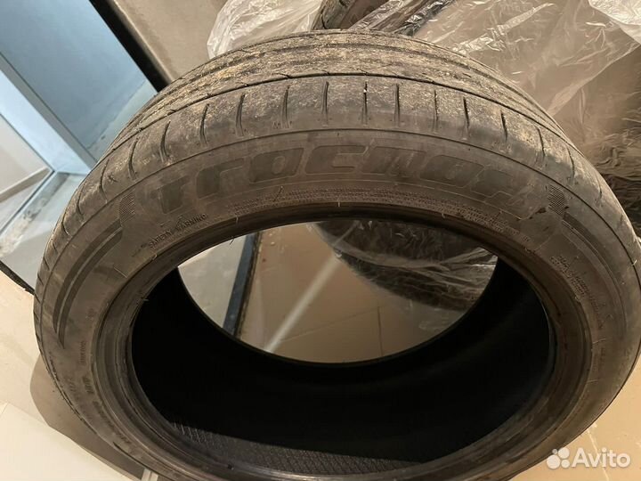 Tracmax Transporter RF09 235/45 R18