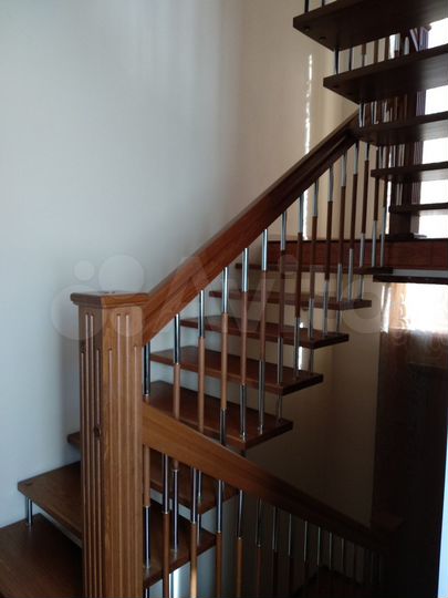 Коттедж 420 м² на участке 4 сот.