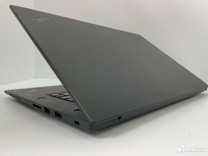 Thinkpad P1 i7-9, Quadro T1000, SSD1tb, RAM32