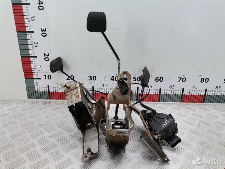 Педальный узел для Nissan Primera P12