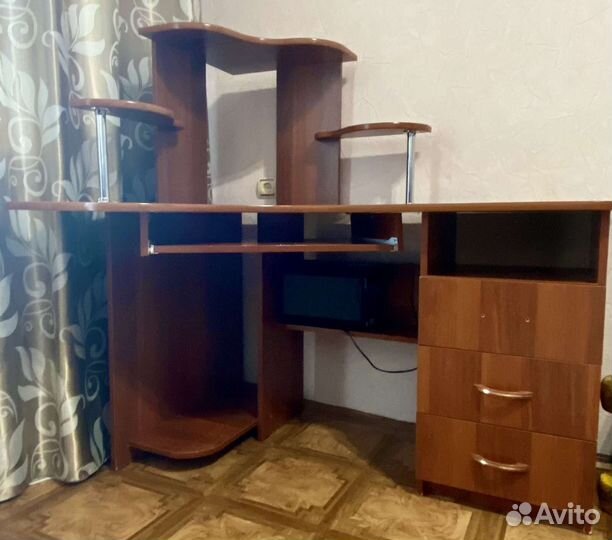 Компьютерный стол